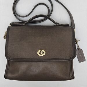 Vintage USA Coach TAUPE Court Bag 9870